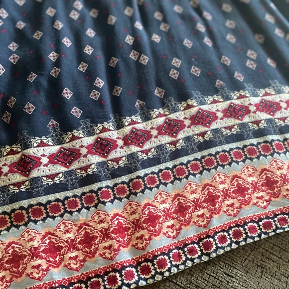 Cute knee length Rue 21 dress - Picture 4 of 7